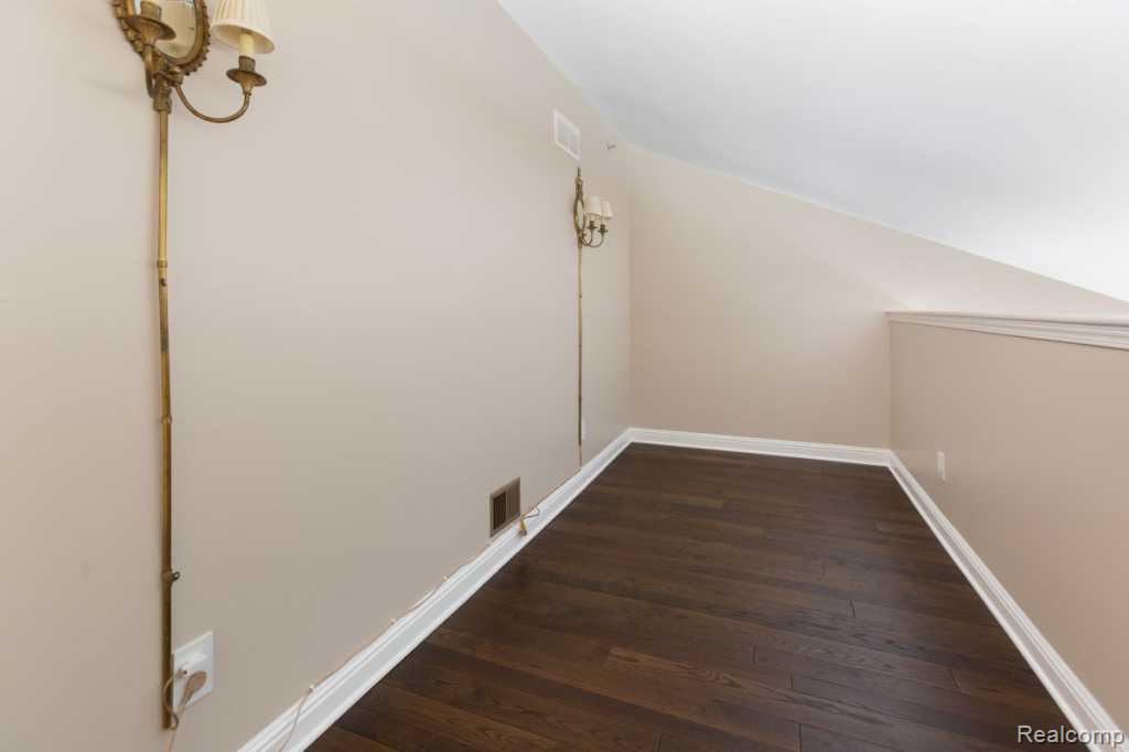 50234 Helfer Boulevard, Wixom, MI 48393 — Photo 13