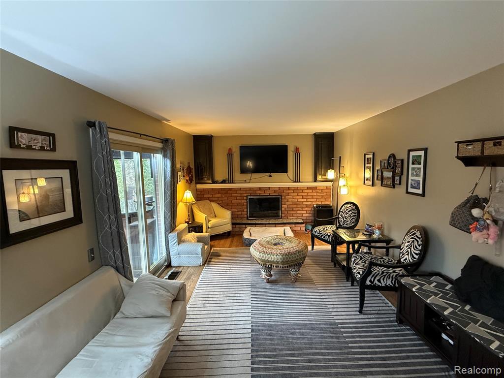 1645 Blairmoor Court, Grosse Pointe Woods, MI 48236 — Photo 3