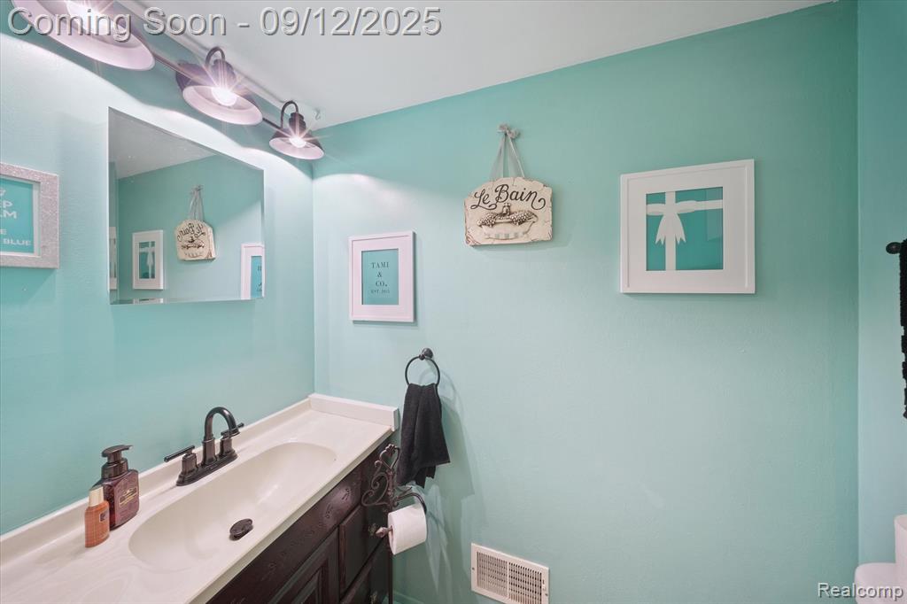 5018 Wishing Well Drive, Grand Blanc, MI 48439 — Photo 24