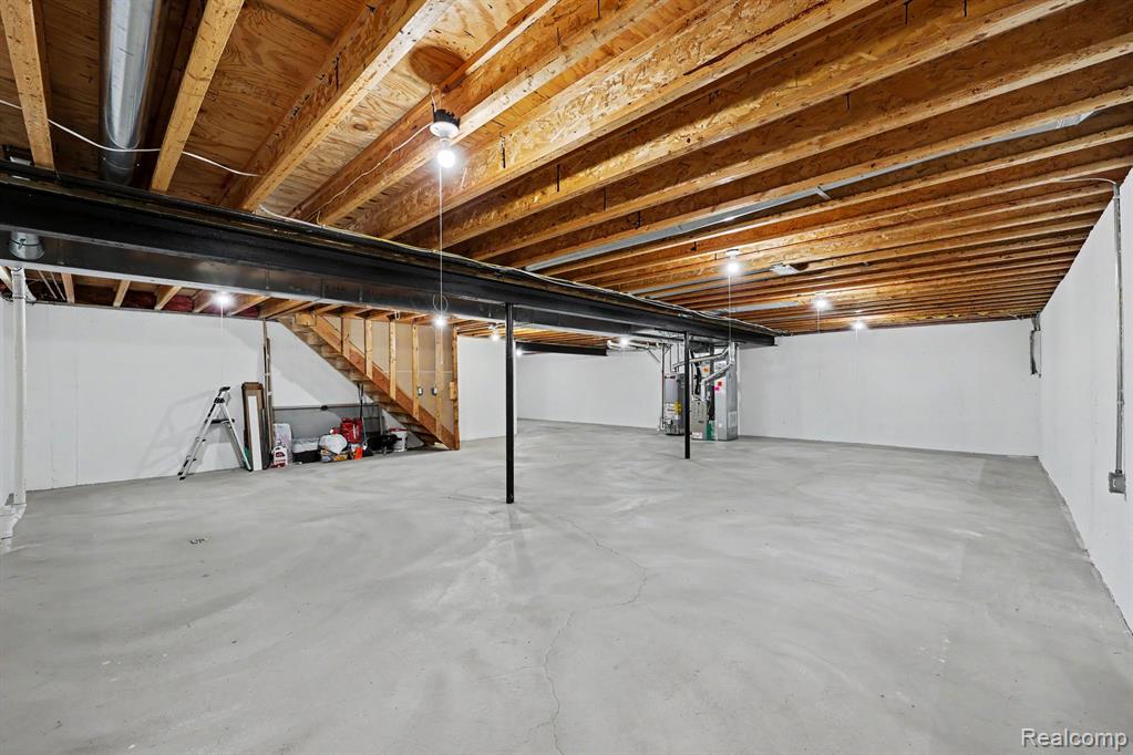 13750 Treeland Drive, Utica, MI 48315 — Photo 25