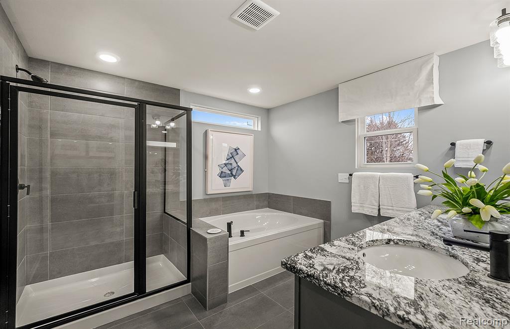 4032 Nottingham Circle, Clarkston, MI — Photo 14