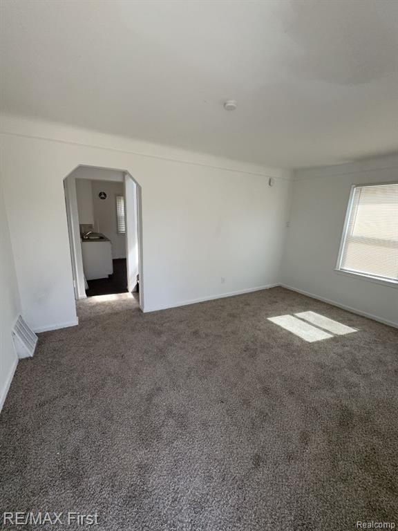 8638 HEYDEN Street, Detroit, MI 48228 — Photo 10