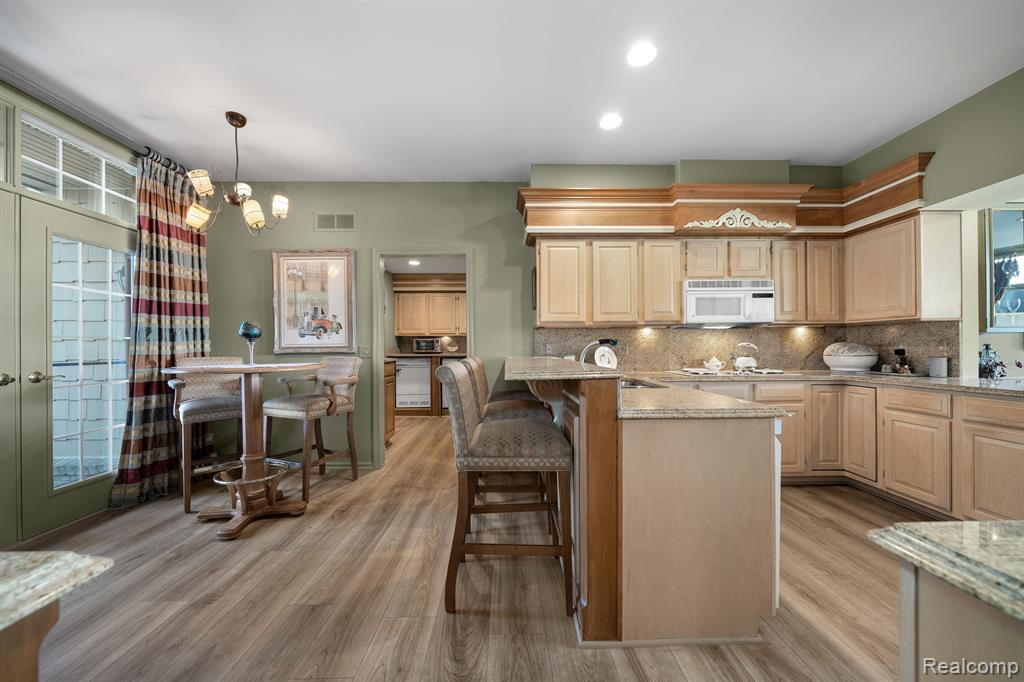 536 CAMBRIDGE Way, Bloomfield Hills, MI 48304 — Photo 6
