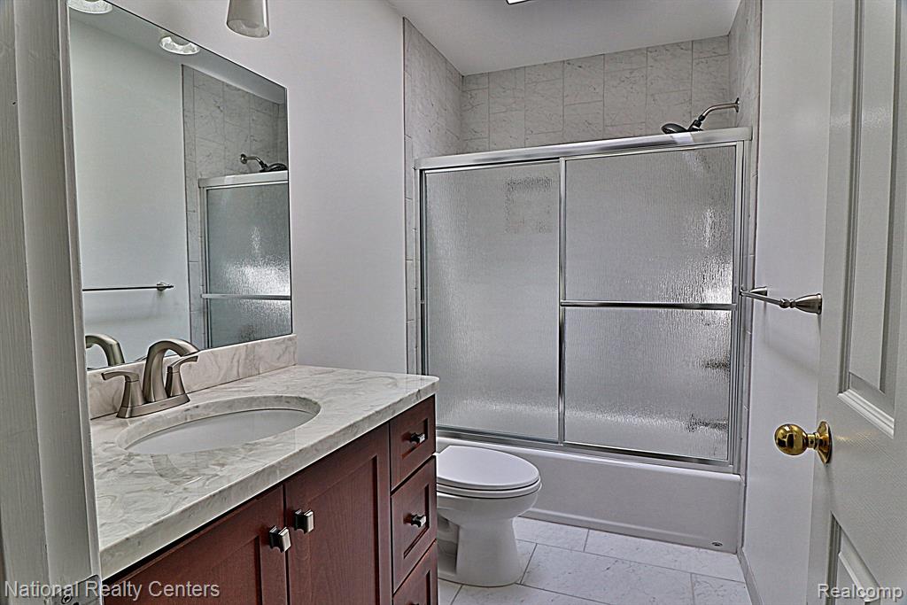 6400 PINECREST, West Bloomfield, MI — Photo 20
