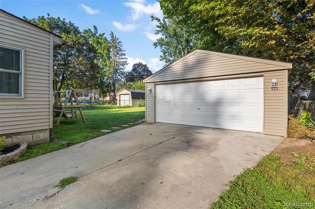 45447 Platt Street, Utica, MI 48317 — Photo 32