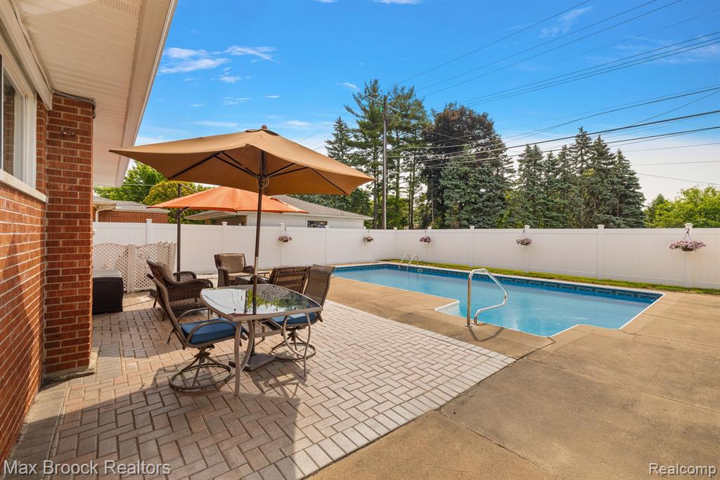 9060 HEADLEY Drive, Sterling Heights, MI 48314 — Photo 5