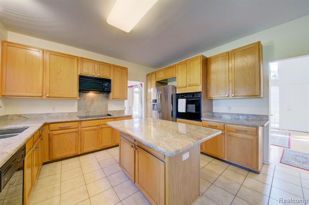 6813 Poppleton Road, Canton, MI 48187 — Photo 14