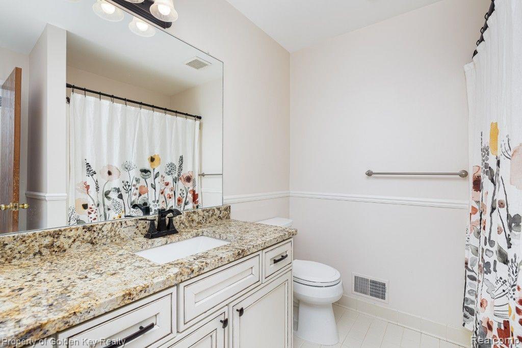 573 WINWOOD, Unit 34, Walled Lake, MI 48390 — Photo 15