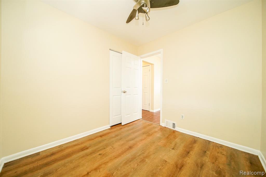 4620 DUDLEY Street, Dearborn Heights, MI 48125 — Photo 24