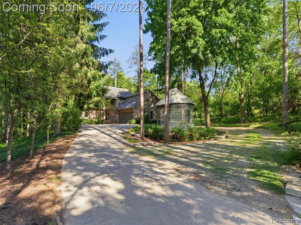 202 Nakomis Trail, Lake Orion, MI 48362 — Photo 2