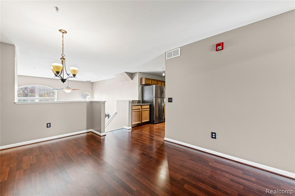460 Old Pine Way, Walled Lake, MI 48390 — Photo 7