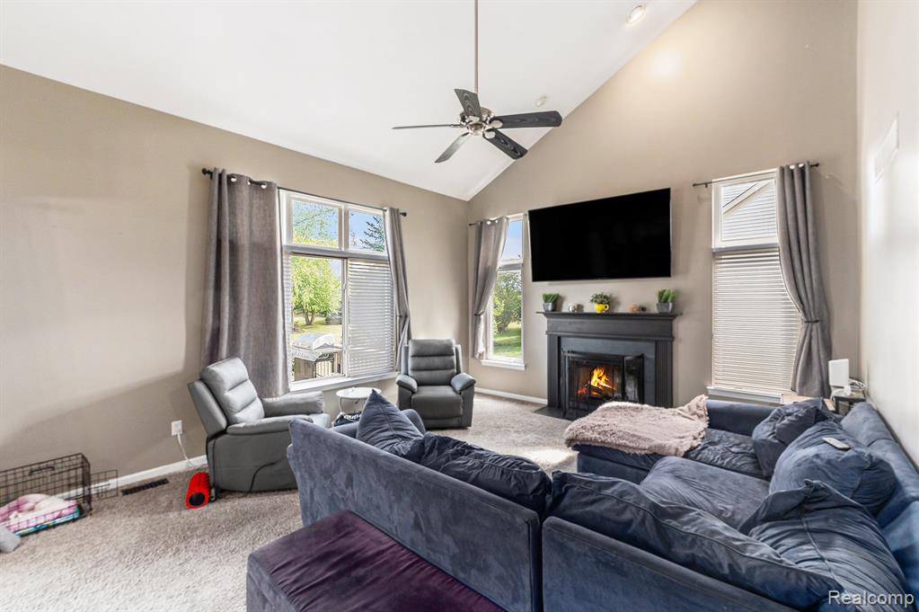 6020 Majestic Oaks Drive, Commerce Twp, MI 48382 — Photo 9