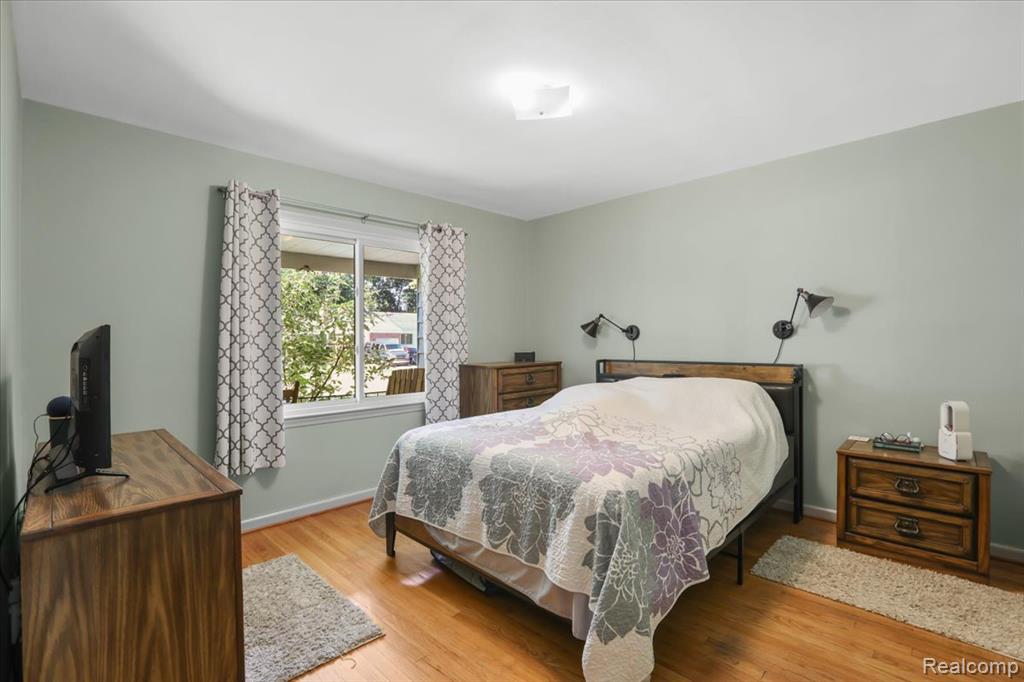 20871 Van Antwerp Street, Harper Woods, MI 48225 — Photo 15