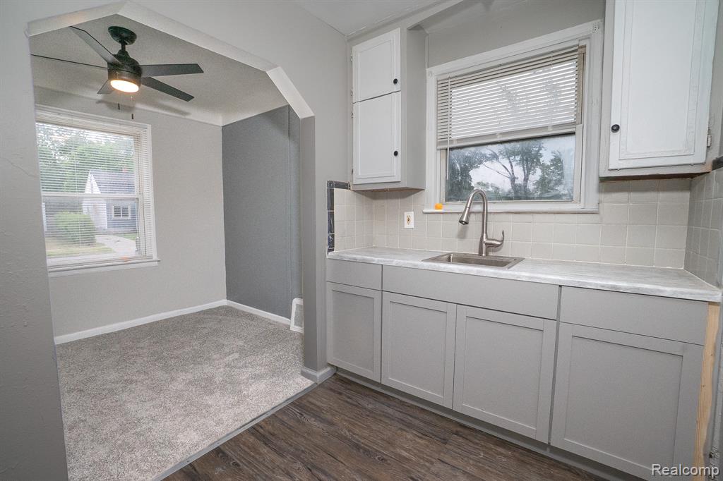 9107 Vaughan Street, Livonia, MI 48228 — Photo 14