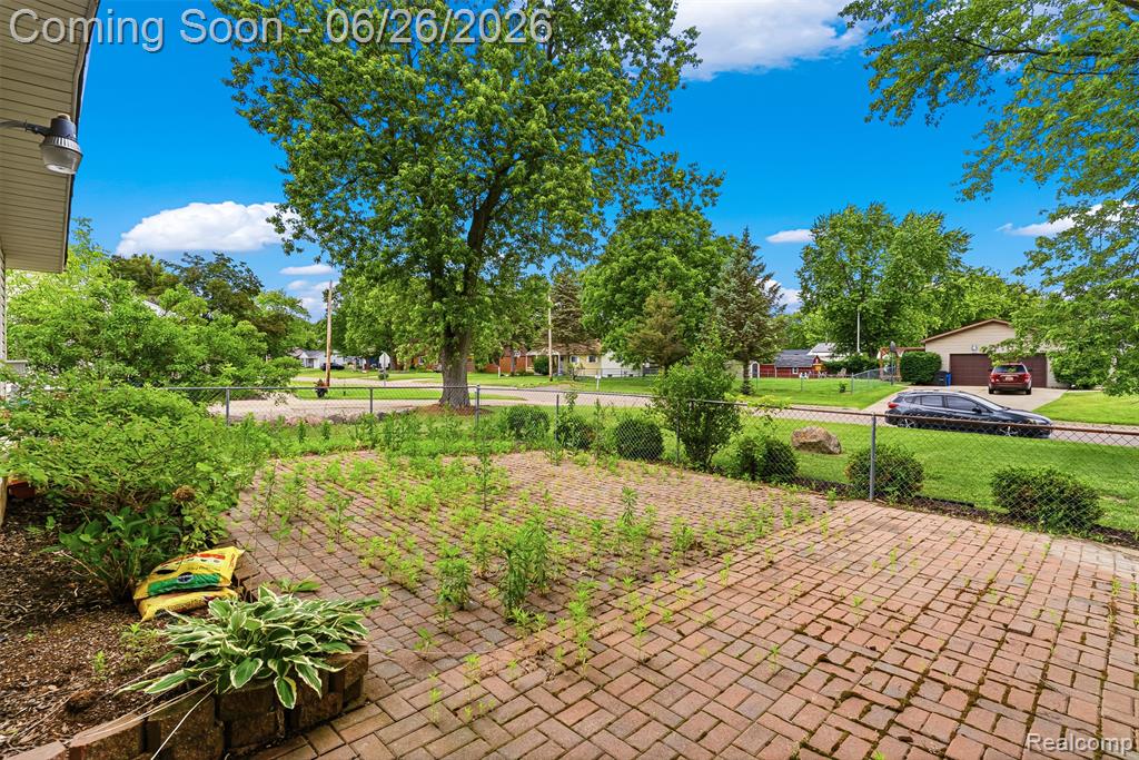 5120 Hillcrest Circle, Flint, MI 48506 — Photo 37