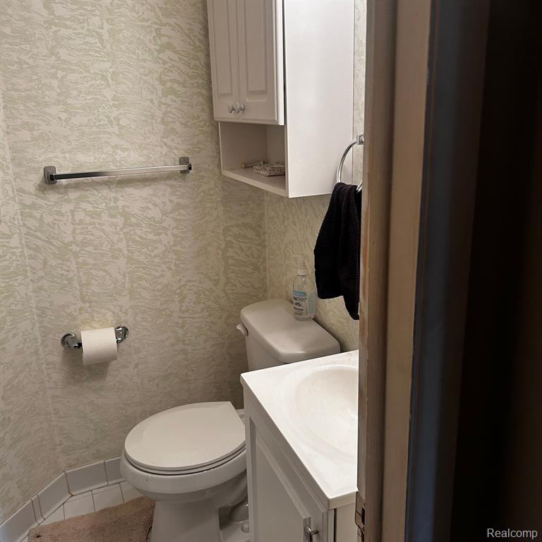 8514 HAMPSHIRE Drive, Sterling Heights, MI 48313 — Photo 19