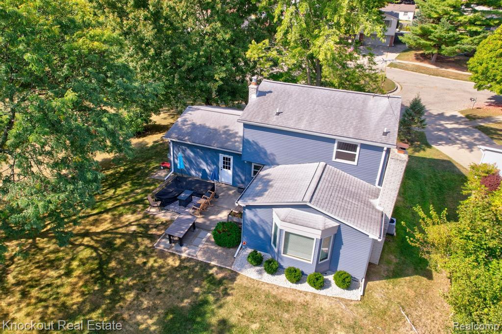 6157 Barker Circle, Waterford, MI 48329 — Photo 48