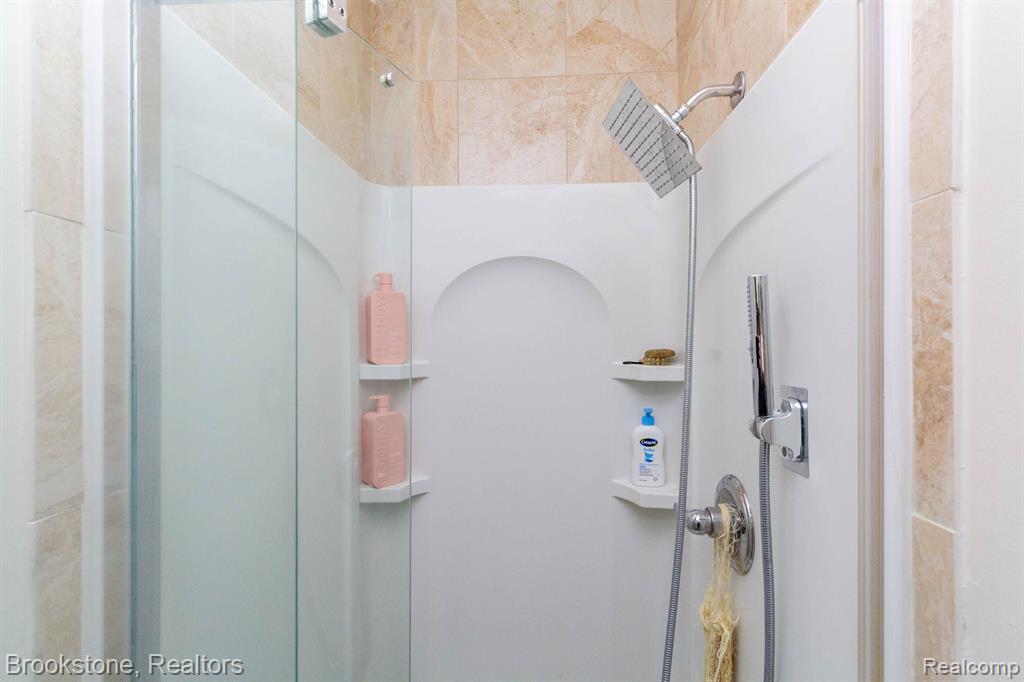 5215 RICHARD Run, West Bloomfield, MI — Photo 25