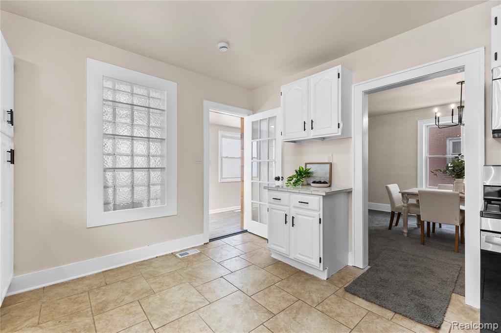 24857 Landau, Center Line, MI 48015 — Photo 15