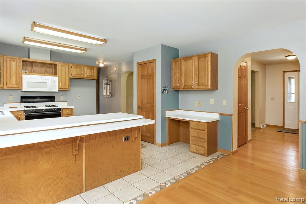 7653 CHASE LAKE Road, Fowlerville, MI 48836 — Photo 6