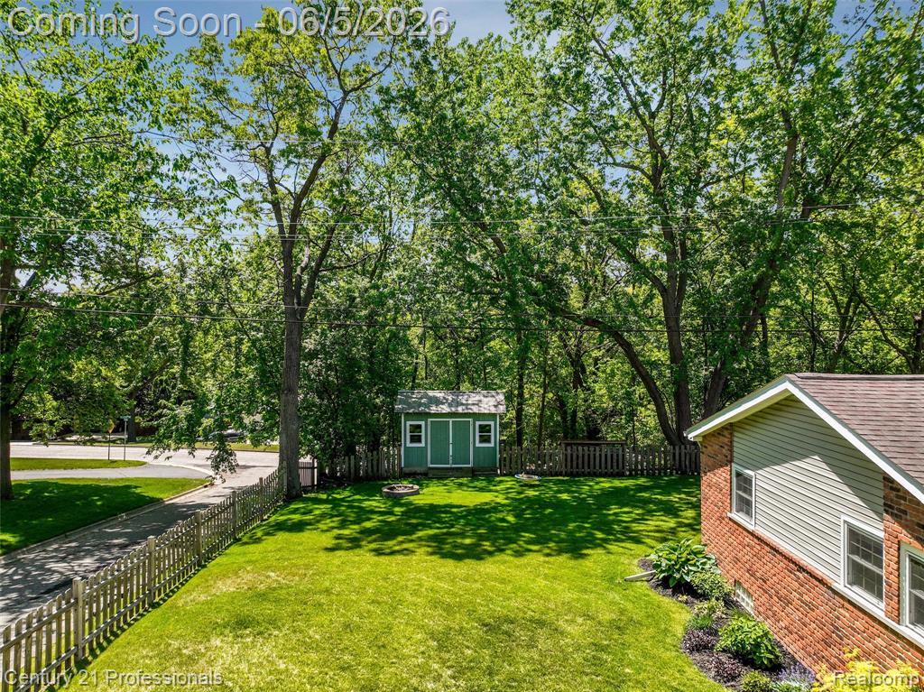4921 Huron Drive, Clarkston, MI 48348 — Photo 35