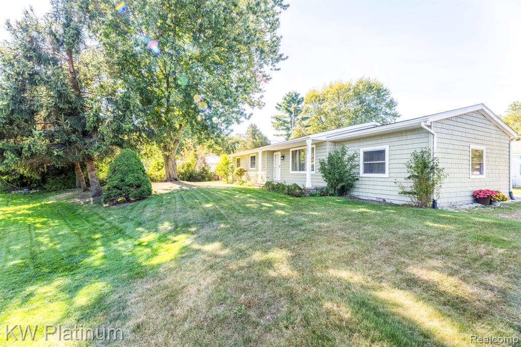 6481 Lakeshore Road, Burtchville, MI 48059 — Photo 2