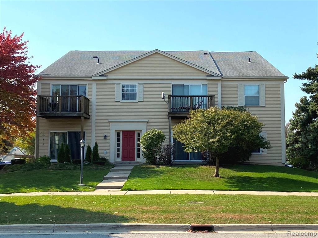 816 BLOOMFIELD VILLAGE Boulevard, Auburn Hills, MI 48326 — front exterior