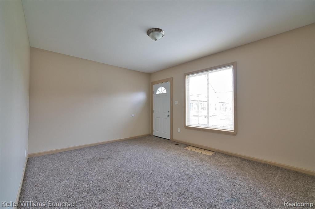 51 SPOKANE Drive, Pontiac, MI 48341 — Photo 41