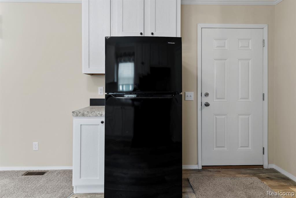 11047 Silver View Court, South Lyon, MI 48178 — Photo 11
