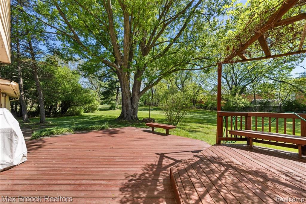 6609 E Knollwood Circle, West Bloomfield, MI — Photo 19