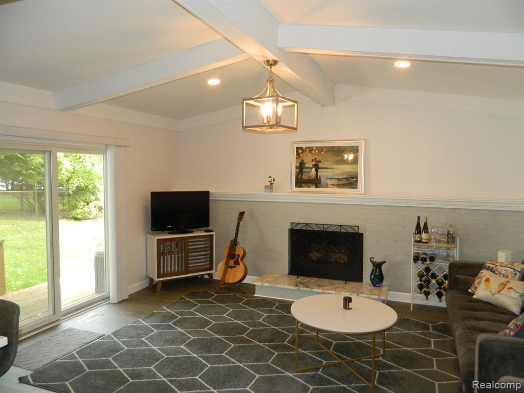 575 Mary Ellen Road, Rochester Hills, MI 48307 — Photo 8