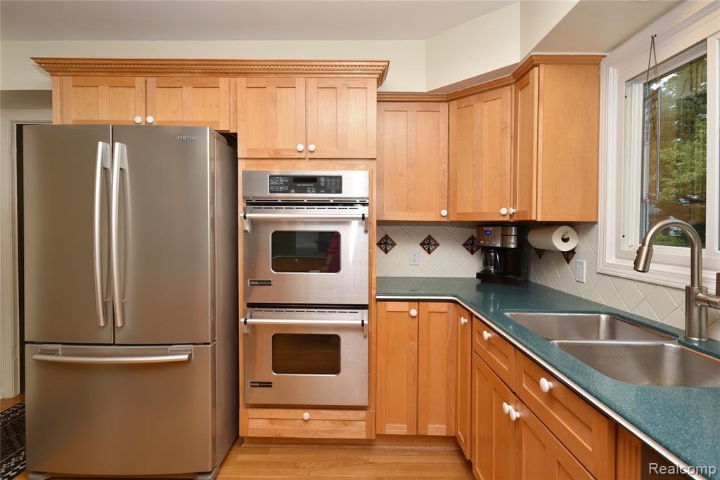 31690 Glencoe Drive, Beverly Hills, MI 48025 — Photo 10