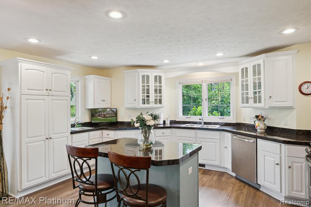 8257 Abalone Way, Pinckney, MI 48169 — Photo 19
