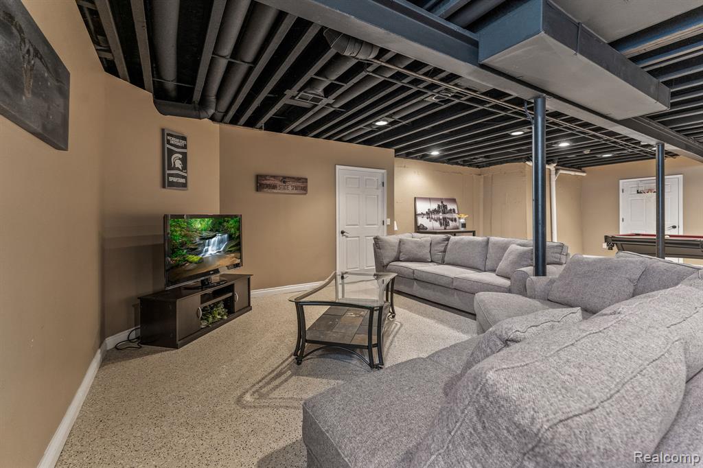 6060 Balmoral Way, Commerce Twp, MI 48382 — Photo 33