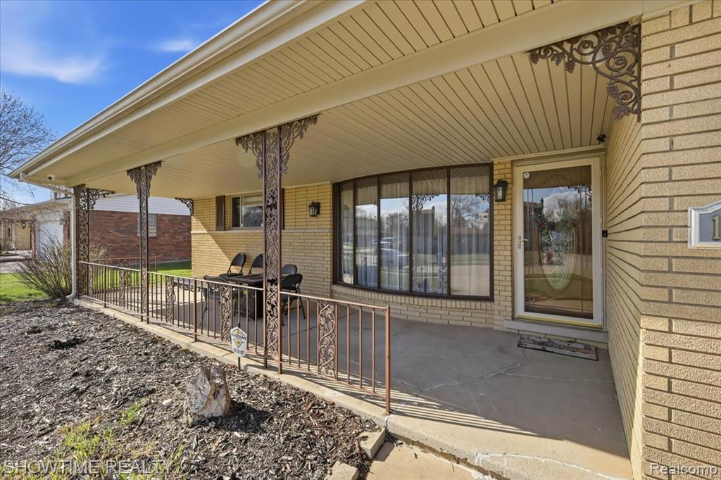 16515 Cederama Drive, Clinton Twp, MI 48038 — Photo 4
