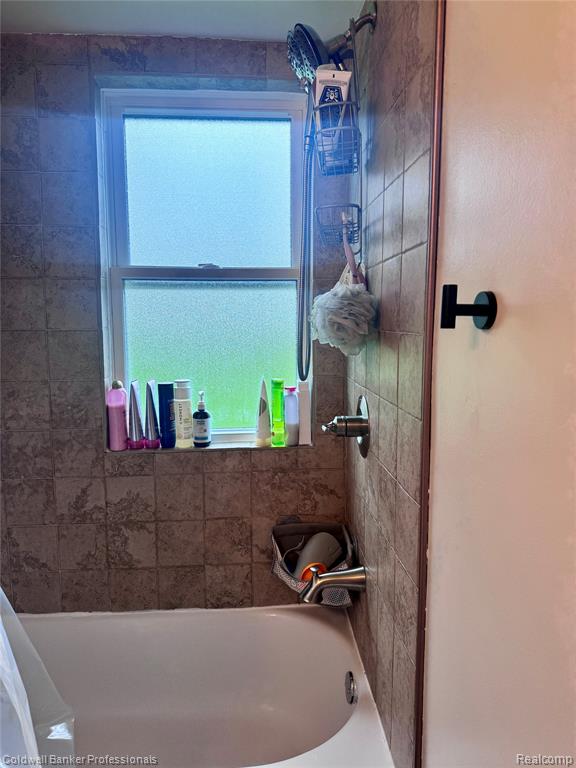33103 Edgegrove, Fraser, MI 48026 — Photo 13