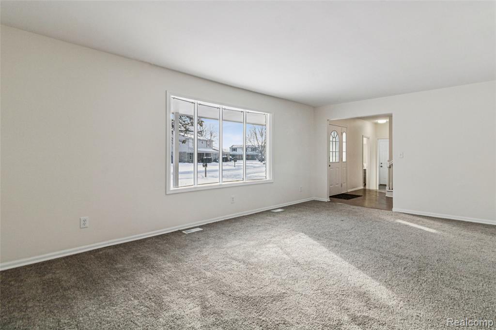 39735 Bonnie Court, Clinton Twp, MI 48038 — Photo 4
