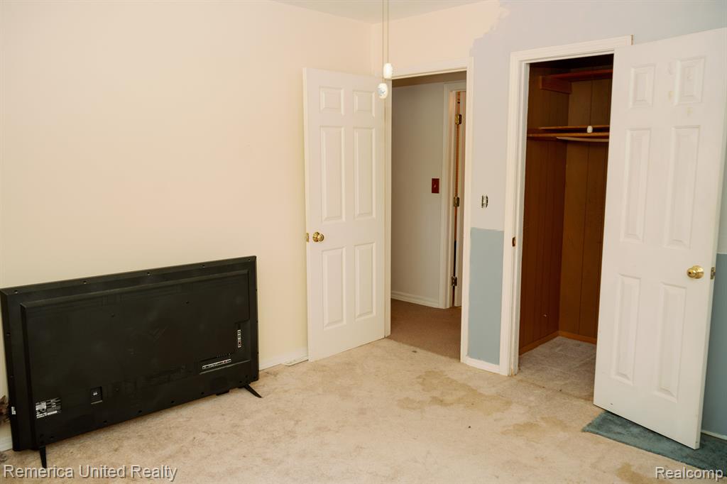 509 COLLINGWOOD Street, Houghton Lake, MI 48629 — Photo 12