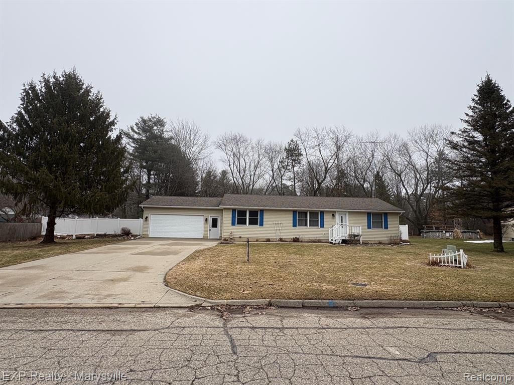 100 Hickory Lane, Yale, MI 48097 — Photo 2