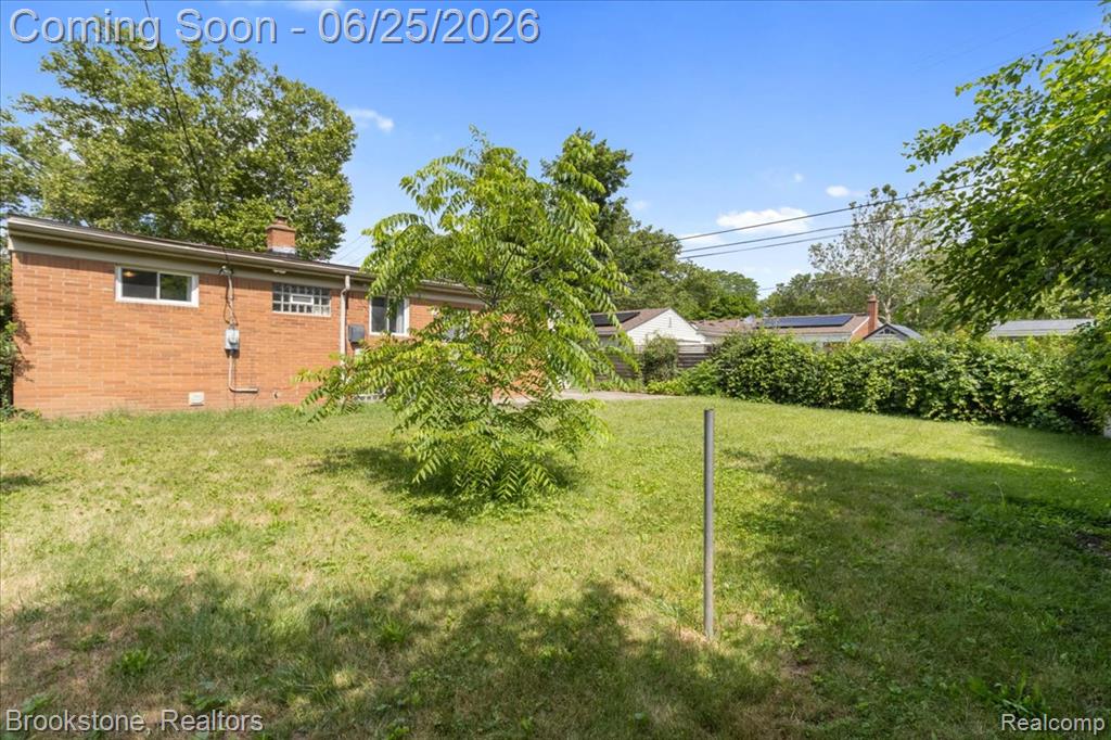 24210 Beverly Street, Oak Park, MI 48237 — Photo 23
