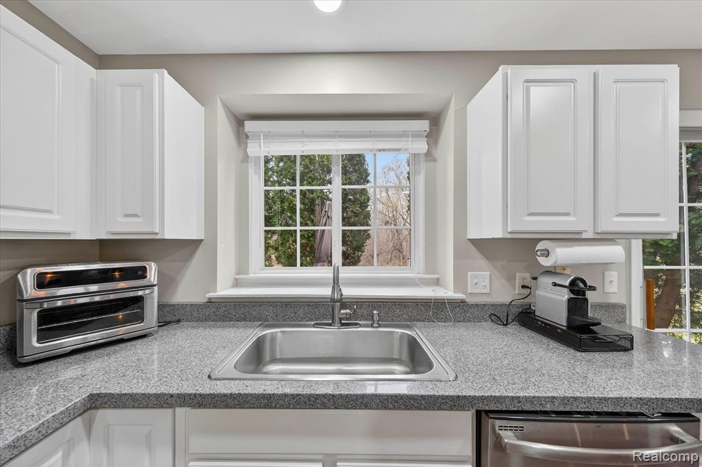 1029 White Trail, Wixom, MI 48393 — Photo 15