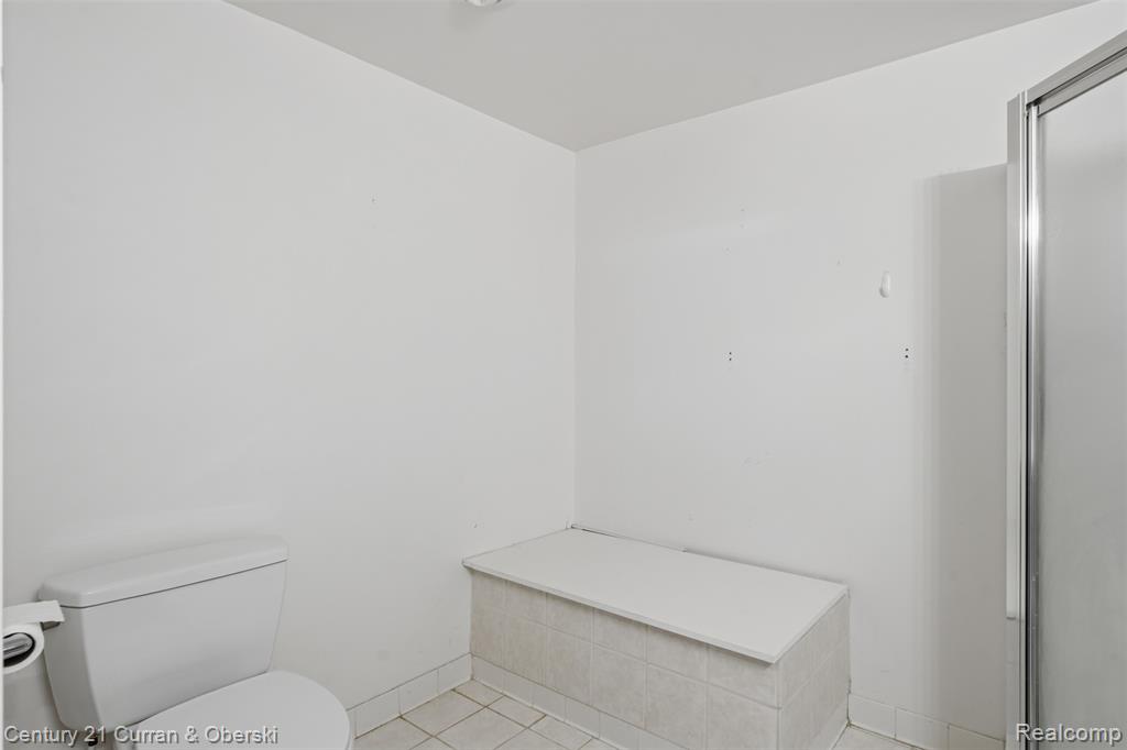 30785 Mystic Forest Drive, Farmington, MI 48331 — Photo 28