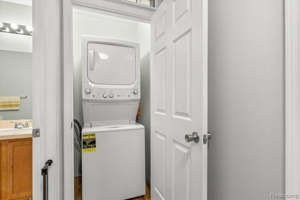 2070 Cloverly Lane, Ann Arbor, MI 48108 — Photo 22