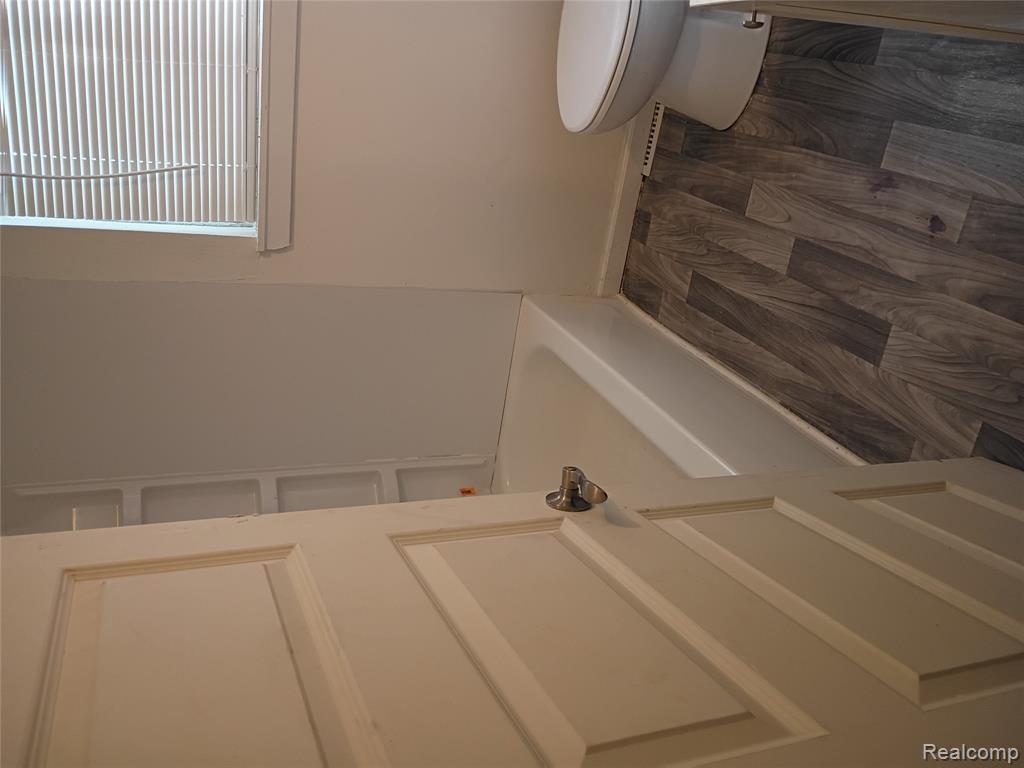 405 W Bundy Avenue, Flint, MI 48505 — Photo 12
