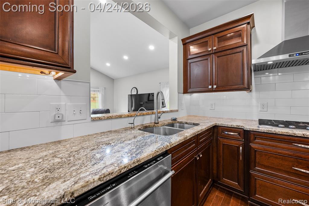 4451 Carriage Hill Court, Rochester, MI 48306 — Photo 14