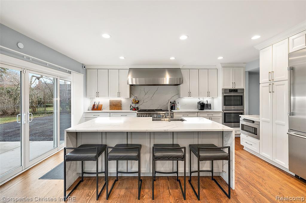 61 Lochmoor Boulevard, Grosse Pointe Shores, MI 48236 — Photo 17