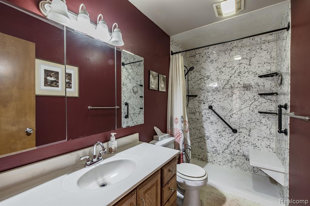 7283 Vanderploeg Lane, Imlay City, MI 48444 — Photo 14