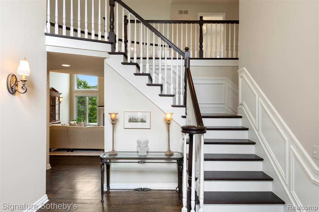 615 APPOLINE Court, Rochester, MI 48307 — Photo 12