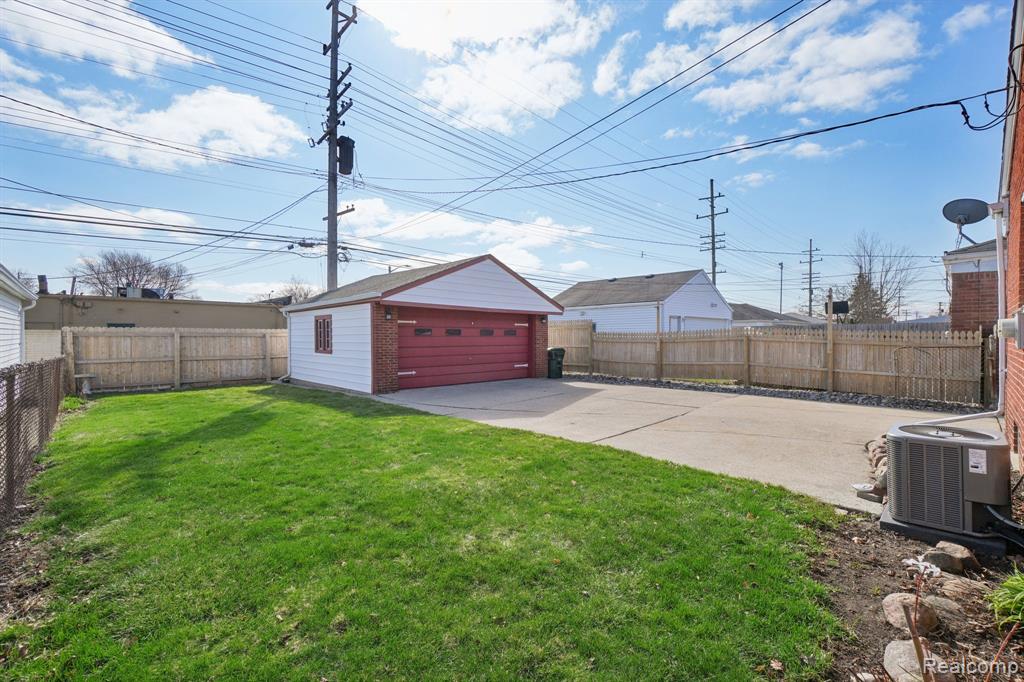 29720 Taylor Street, Saint Clair Shores, MI 48082 — Photo 25