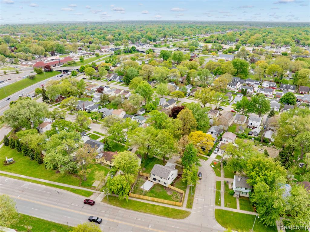 20505 Ridgemont Road, Harper Woods, MI 48225 — Photo 44